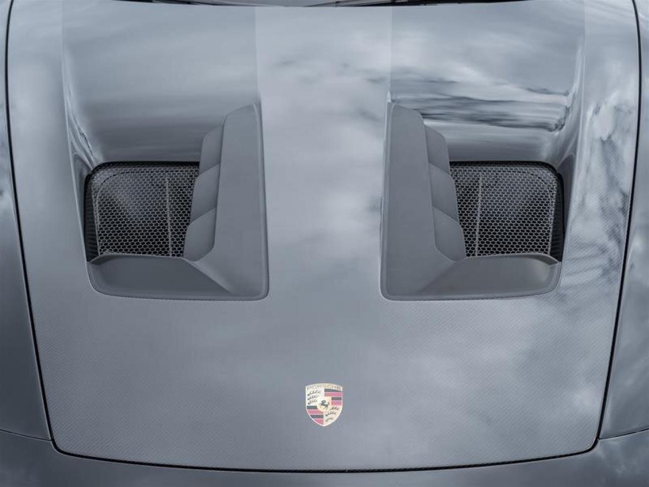 2025 Porsche 911 GT3 RS PCCB w/Calipers in High Gloss Black Front A Photo