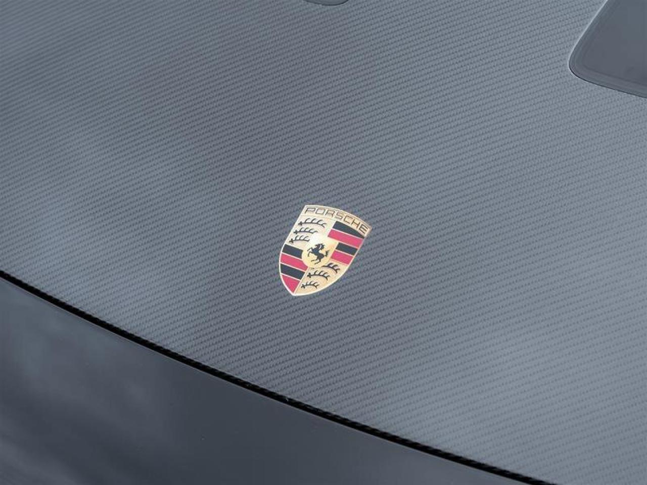 2025 Porsche 911 GT3 RS PCCB w/Calipers in High Gloss Black Front A Photo