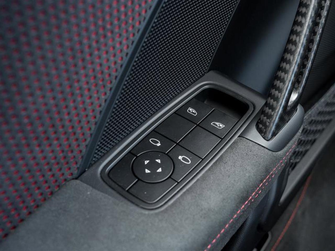 2025 Porsche 911 GT3 RS PCCB w/Calipers in High Gloss Black Front A Photo