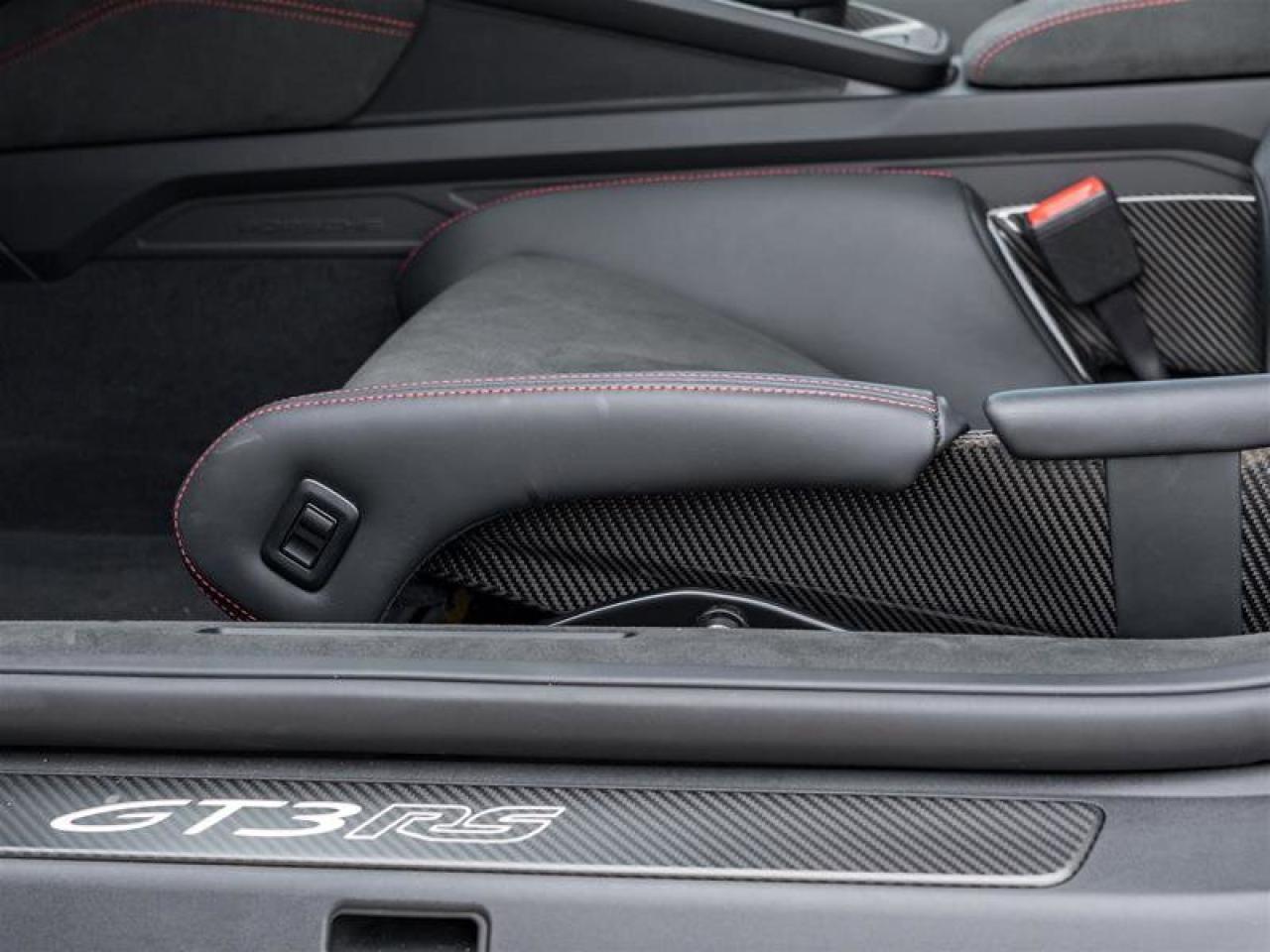 2025 Porsche 911 GT3 RS PCCB w/Calipers in High Gloss Black Front A Photo