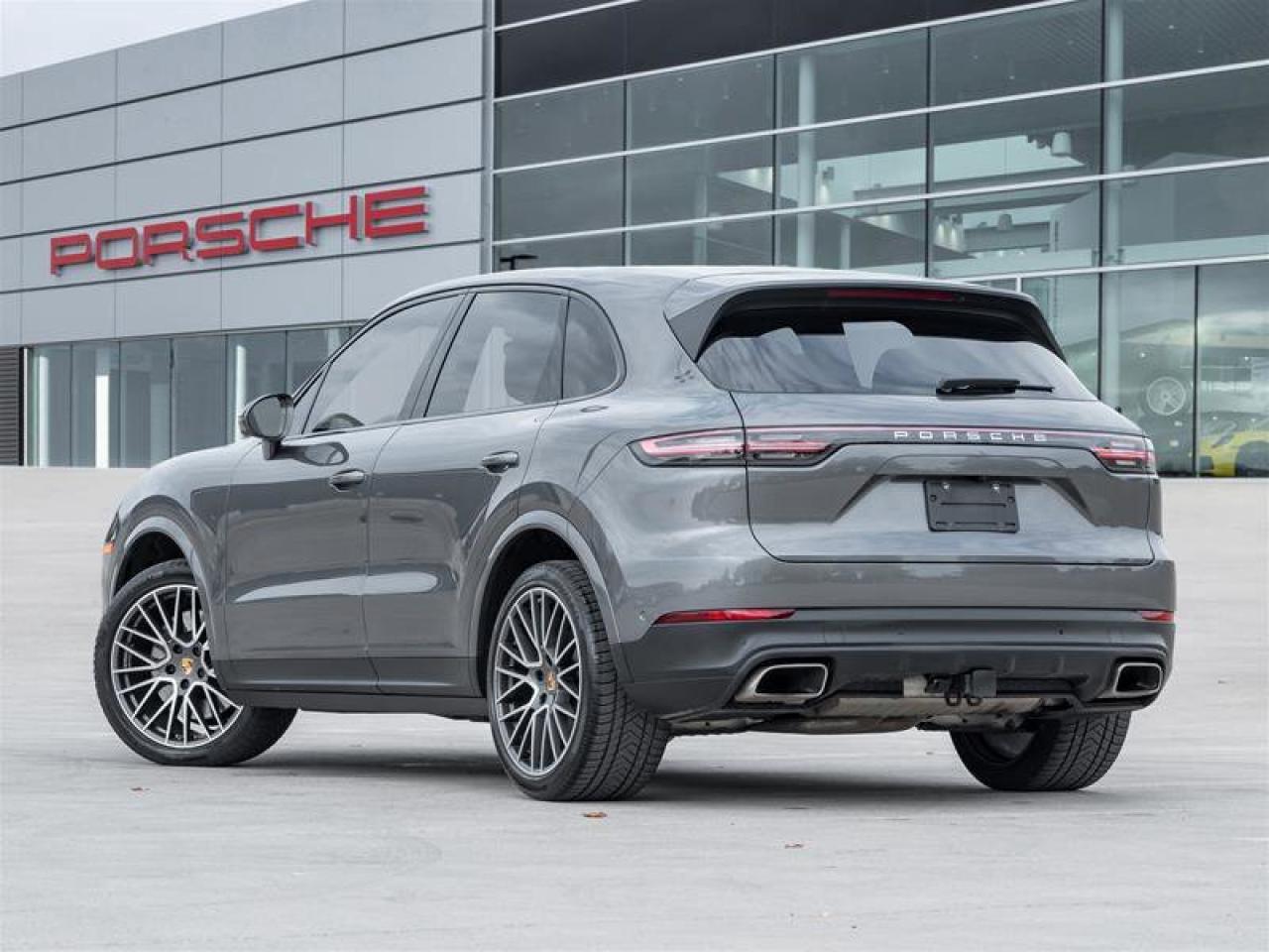 2022 Porsche Cayenne AWD Premium Plus Pkg 21 RS Spyder Design Wheels in Photo