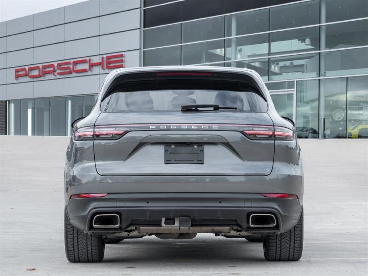 2022 Porsche Cayenne AWD Premium Plus Pkg 21 RS Spyder Design Wheels in Photo