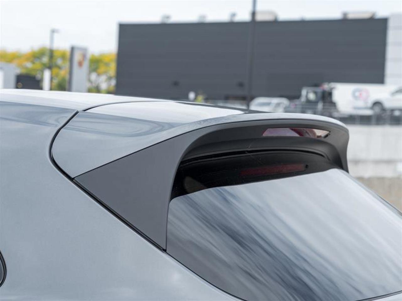 2022 Porsche Cayenne AWD Premium Plus Pkg 21 RS Spyder Design Wheels in Photo