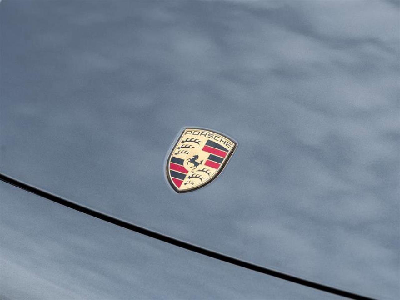 2022 Porsche Cayenne AWD Premium Plus Pkg 21 RS Spyder Design Wheels in Photo