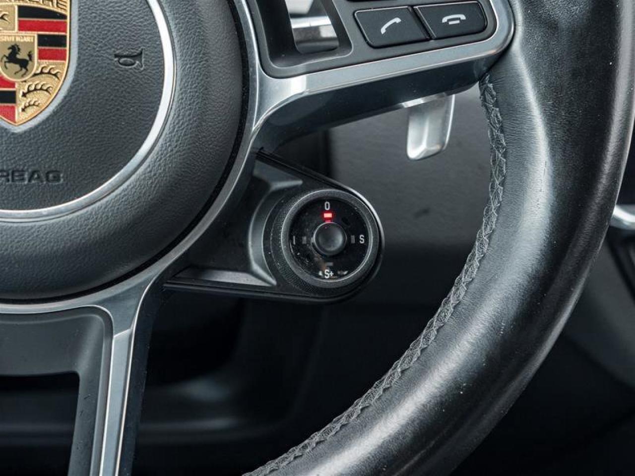 2022 Porsche Cayenne AWD Premium Plus Pkg 21 RS Spyder Design Wheels in Photo