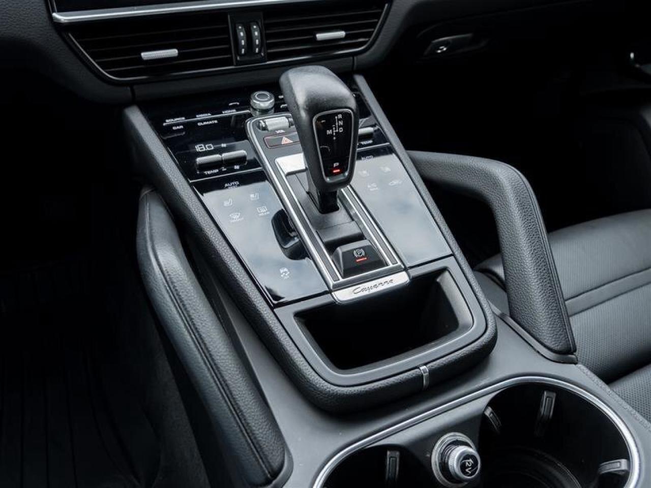 2022 Porsche Cayenne AWD Premium Plus Pkg 21 RS Spyder Design Wheels in Photo