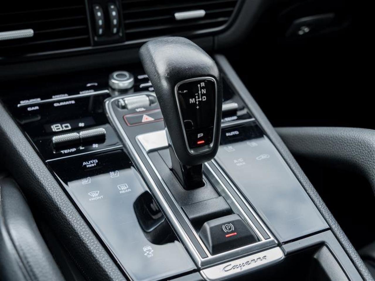 2022 Porsche Cayenne AWD Premium Plus Pkg 21 RS Spyder Design Wheels in Photo