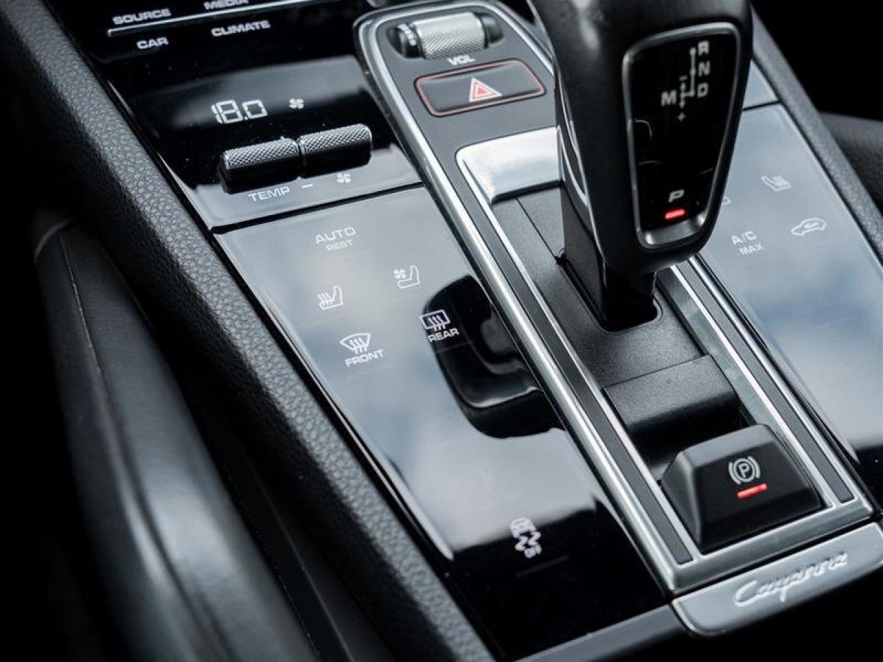 2022 Porsche Cayenne AWD Premium Plus Pkg 21 RS Spyder Design Wheels in Photo