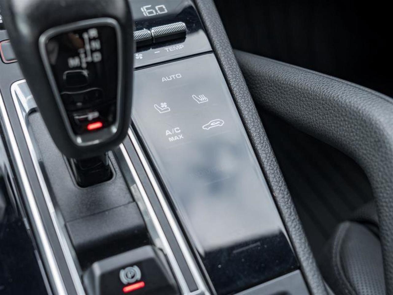 2022 Porsche Cayenne AWD Premium Plus Pkg 21 RS Spyder Design Wheels in Photo