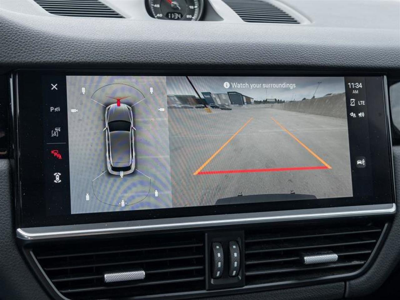 2022 Porsche Cayenne AWD Premium Plus Pkg 21 RS Spyder Design Wheels in Photo