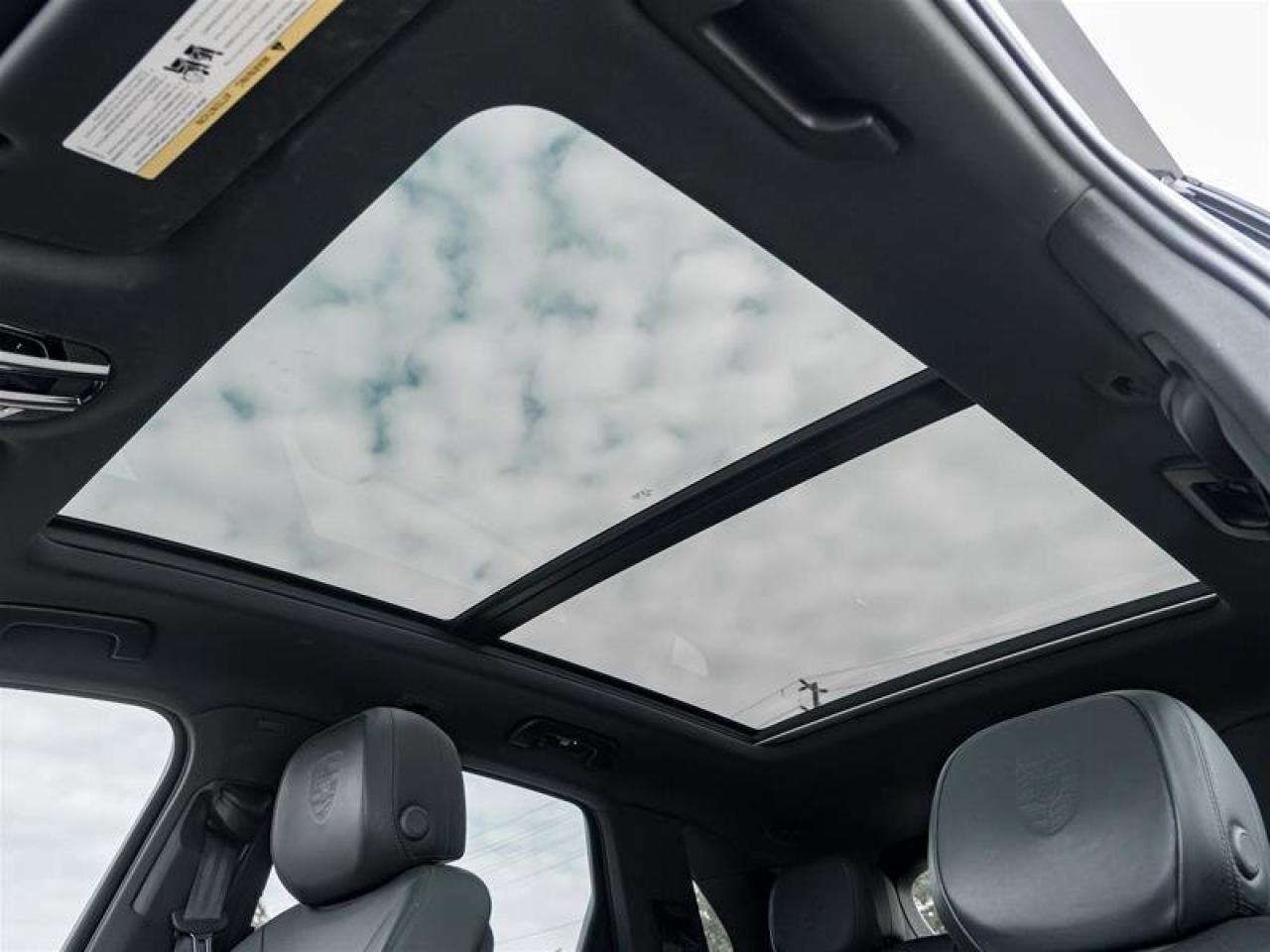 2022 Porsche Cayenne AWD Premium Plus Pkg 21 RS Spyder Design Wheels in Photo