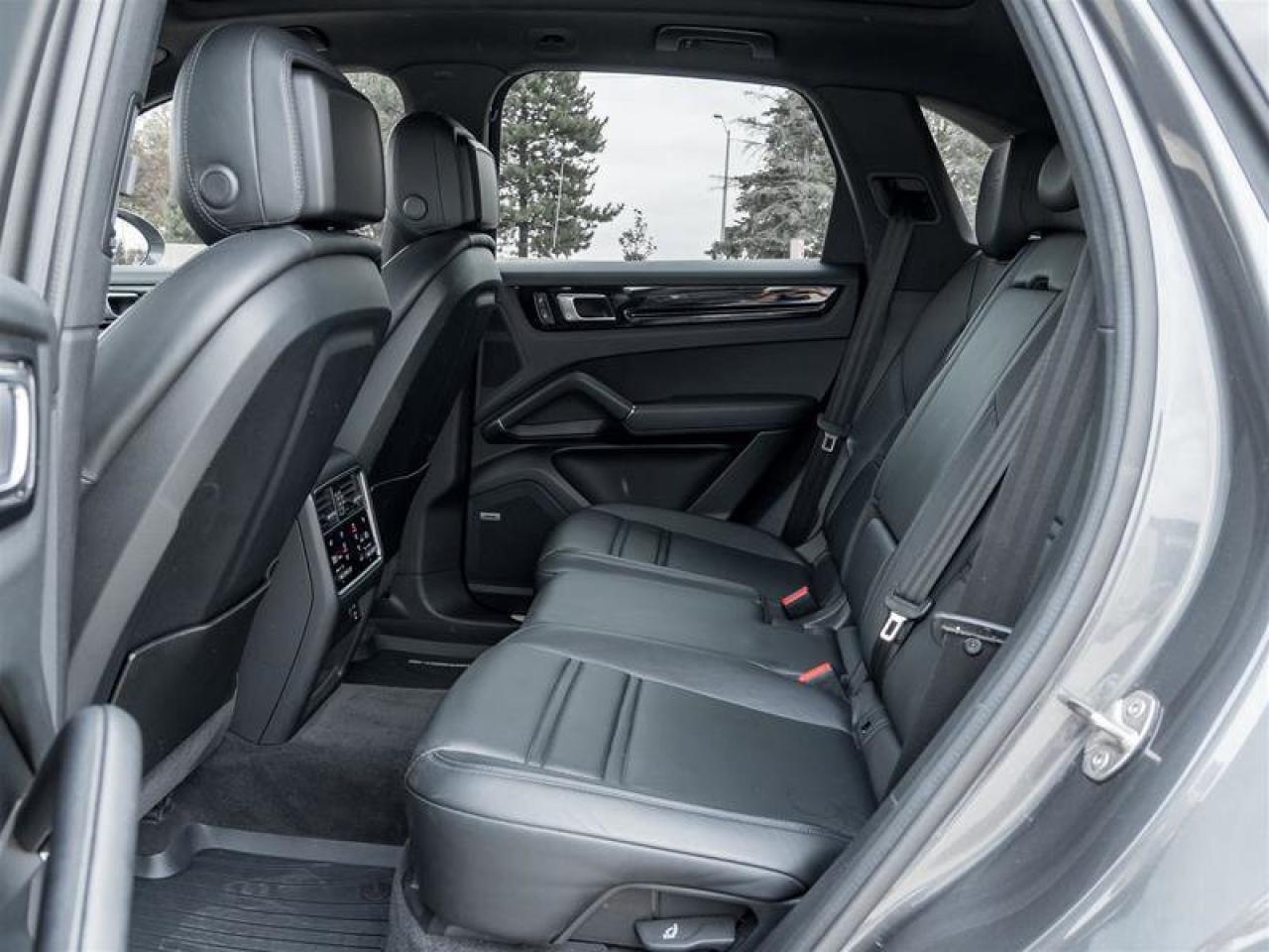 2022 Porsche Cayenne AWD Premium Plus Pkg 21 RS Spyder Design Wheels in Photo