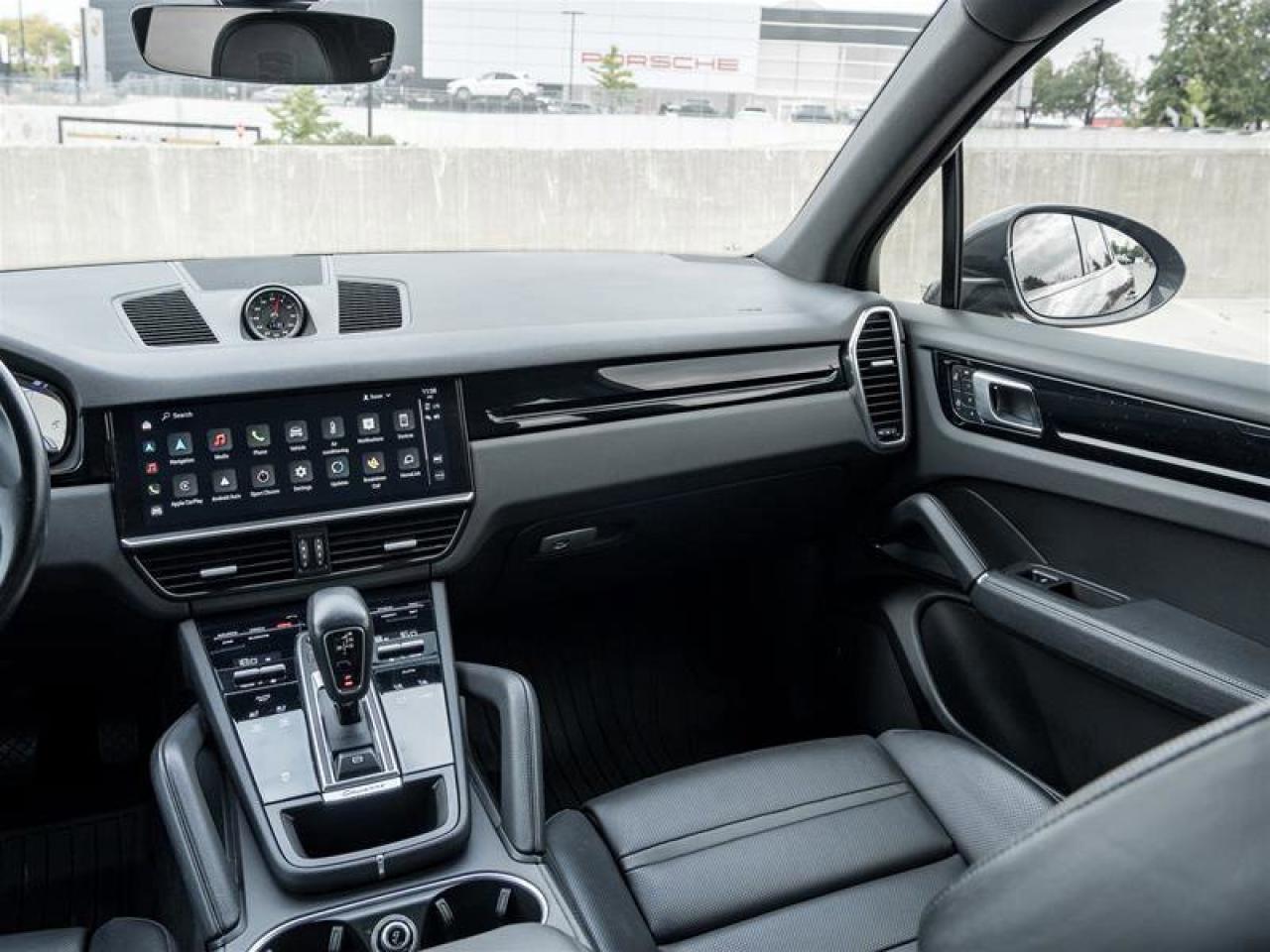 2022 Porsche Cayenne AWD Premium Plus Pkg 21 RS Spyder Design Wheels in Photo