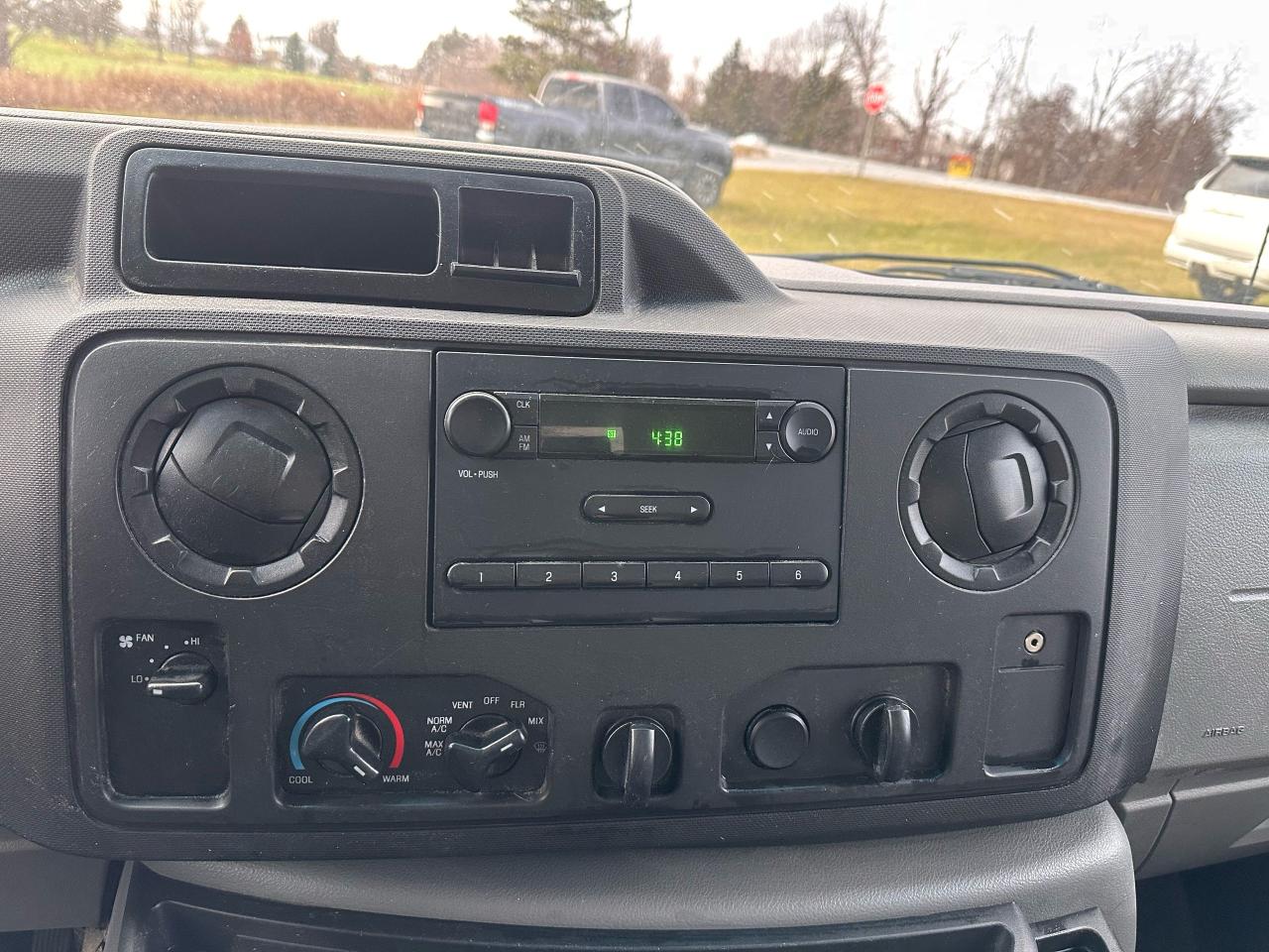 2018 Ford E-Series Cutaway E450 - Photo #8