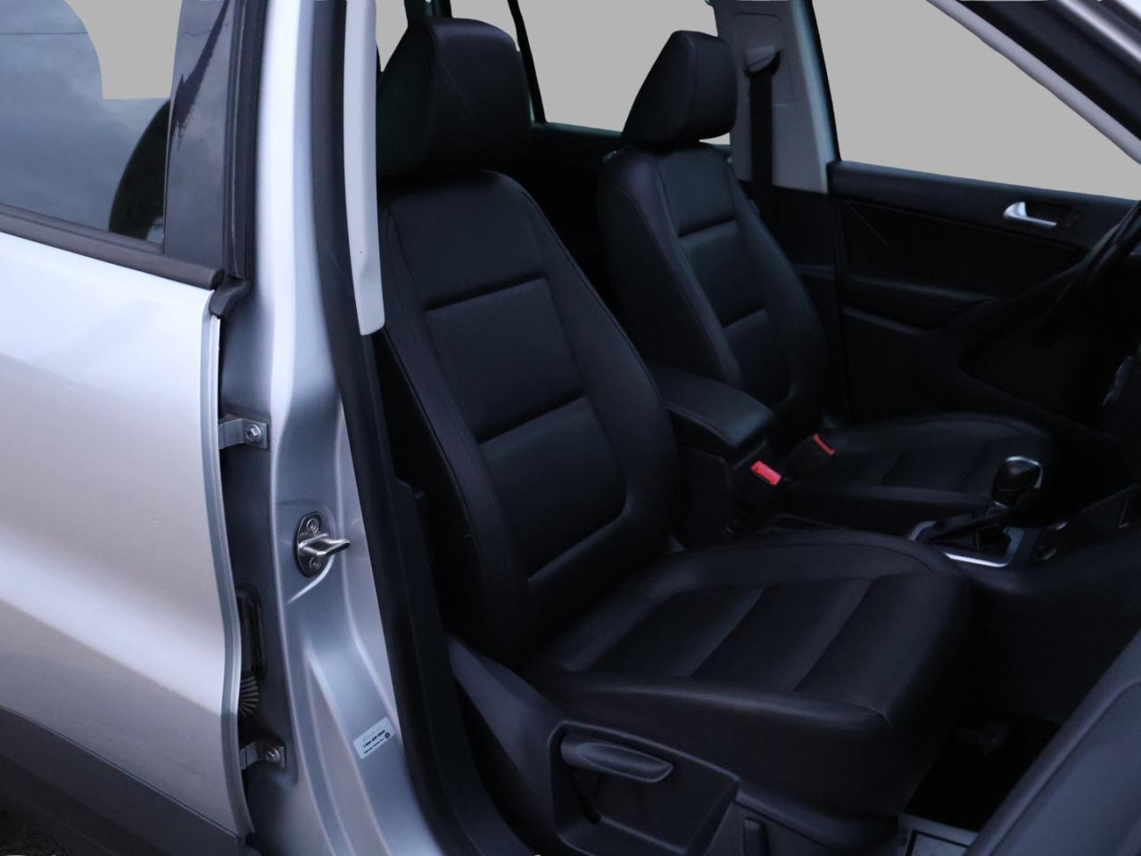 2017 Volkswagen Tiguan 2.0TSI WOLFSBURG AWD CERTIFIED P.ROOF CAMERA BLUETOOTH LEATHER HEATED SEATS CRUISE ALLOYS - Photo #17