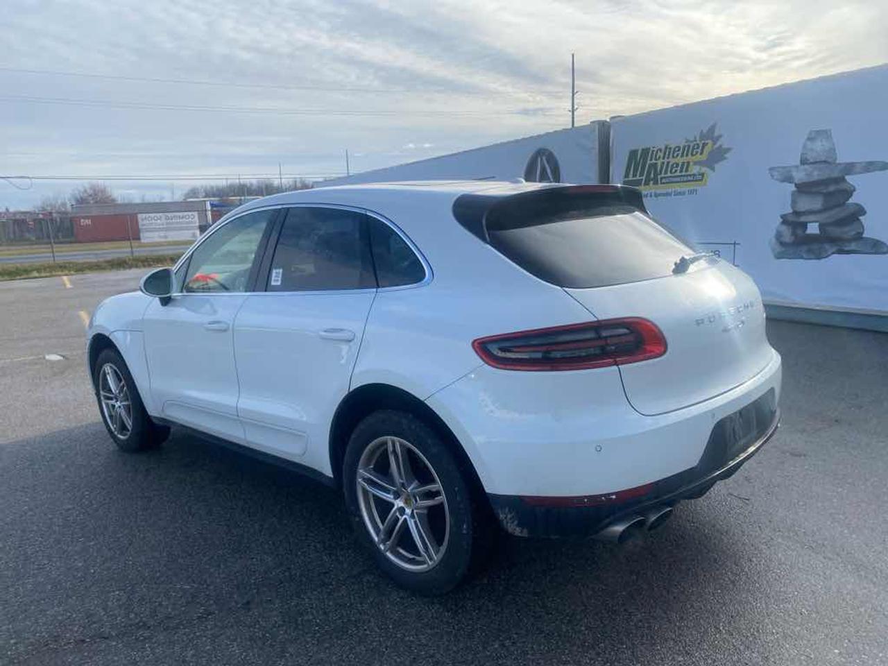 2015 PORSCH MACAN S  Photo