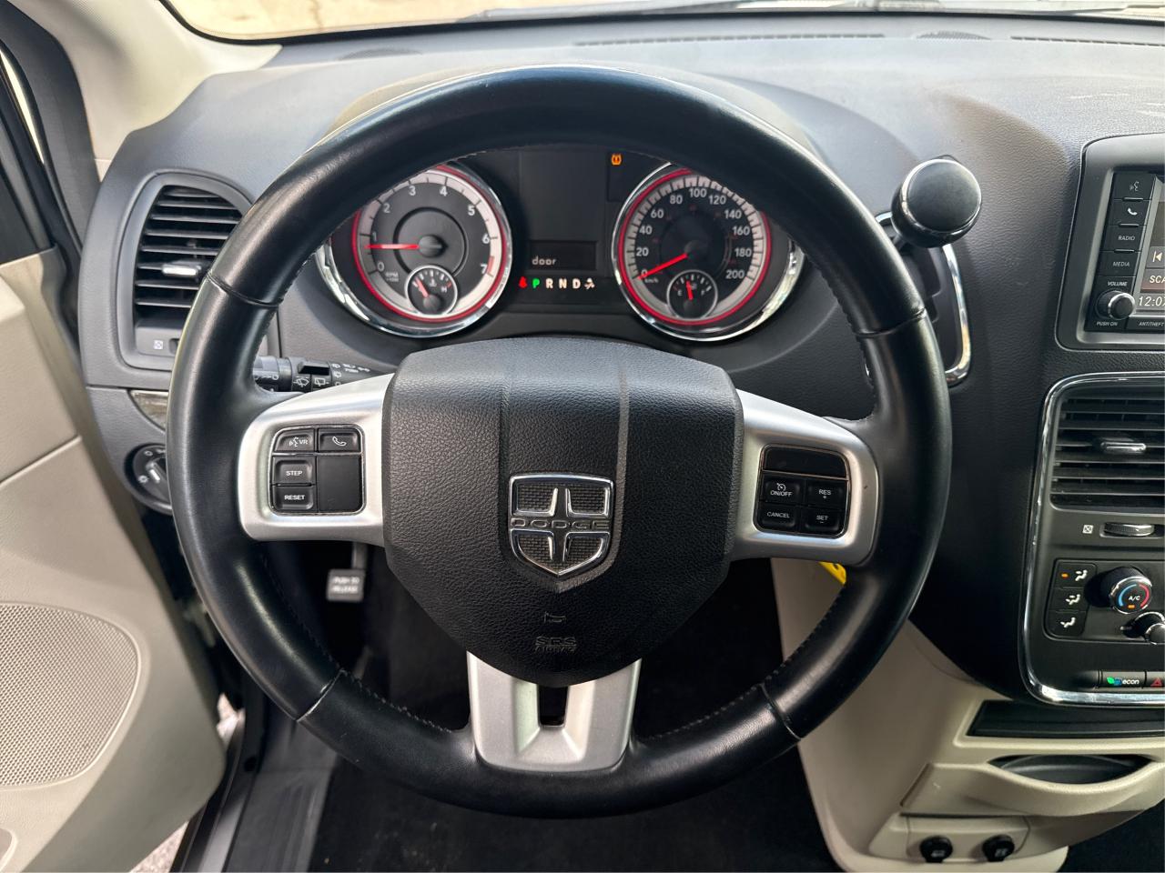 2014 Dodge Grand Caravan SE - Photo #12