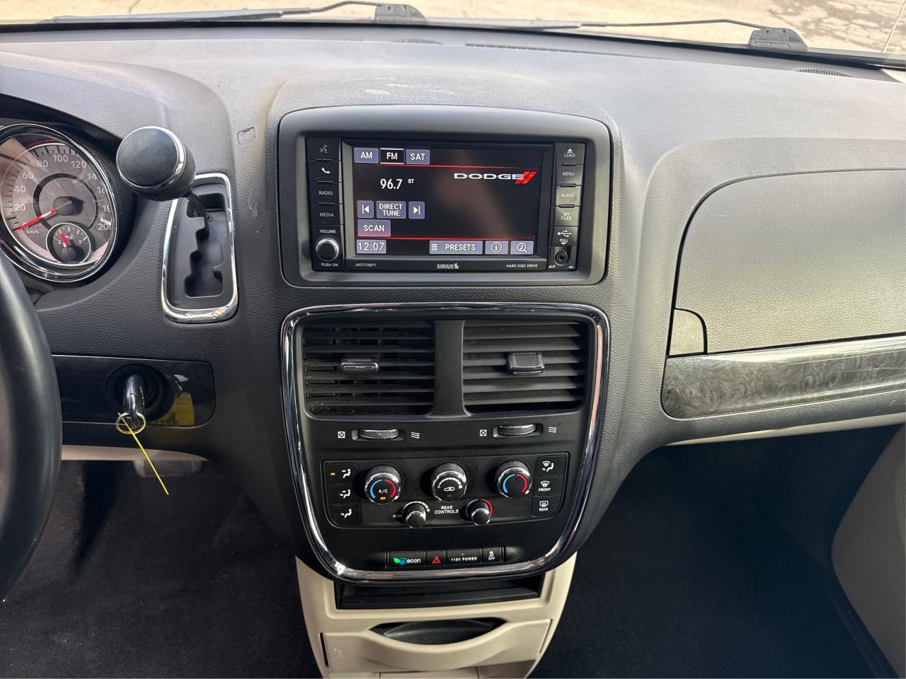 2014 Dodge Grand Caravan SE - Photo #11