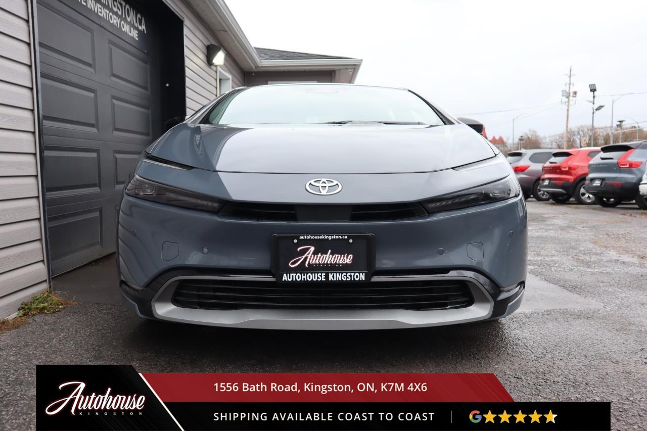 2023 Toyota Prius XLE ONLY 56,600 KM Photo