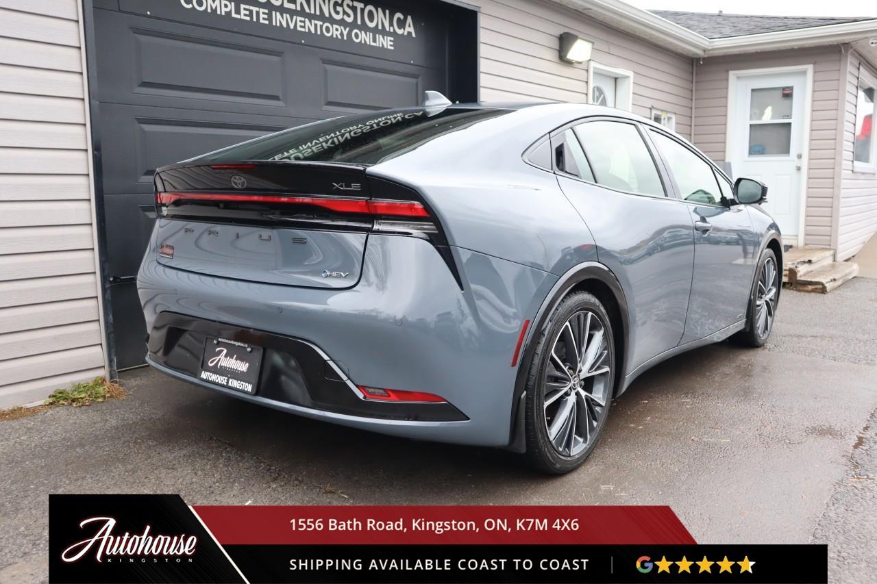 2023 Toyota Prius XLE ONLY 56,600 KM Photo