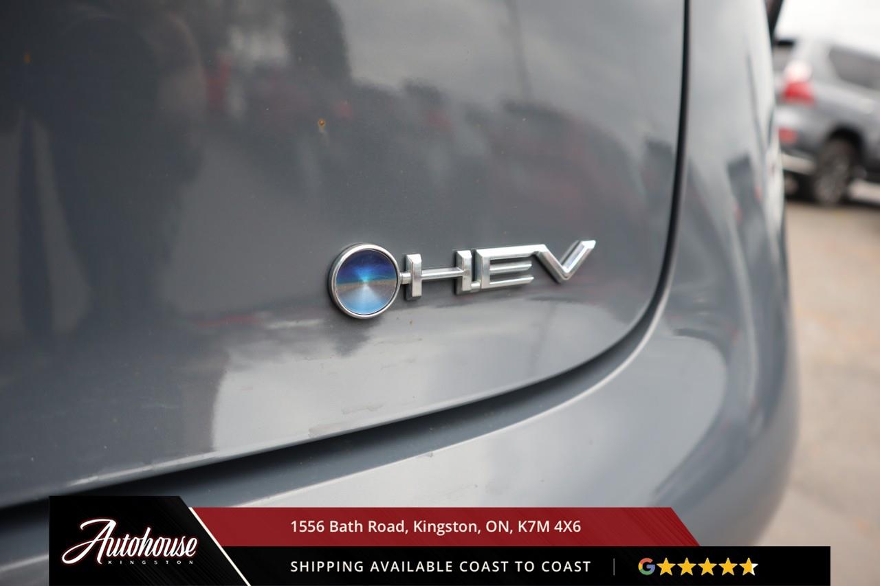 2023 Toyota Prius XLE ONLY 56,600 KM Photo