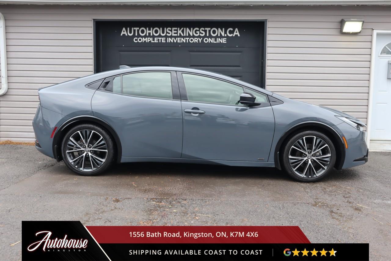 2023 Toyota Prius XLE ONLY 56,600 KM Photo