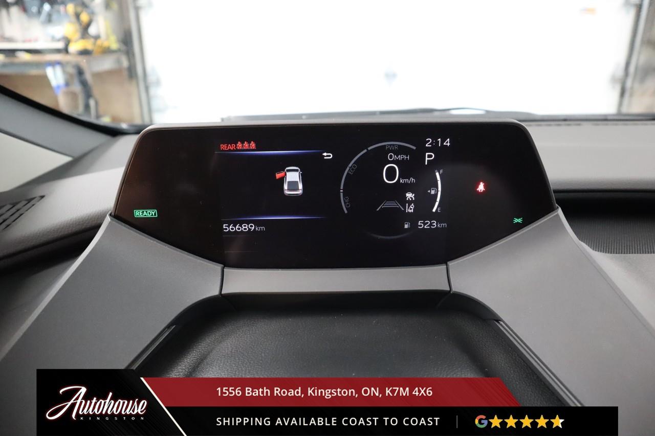 2023 Toyota Prius XLE ONLY 56,600 KM Photo