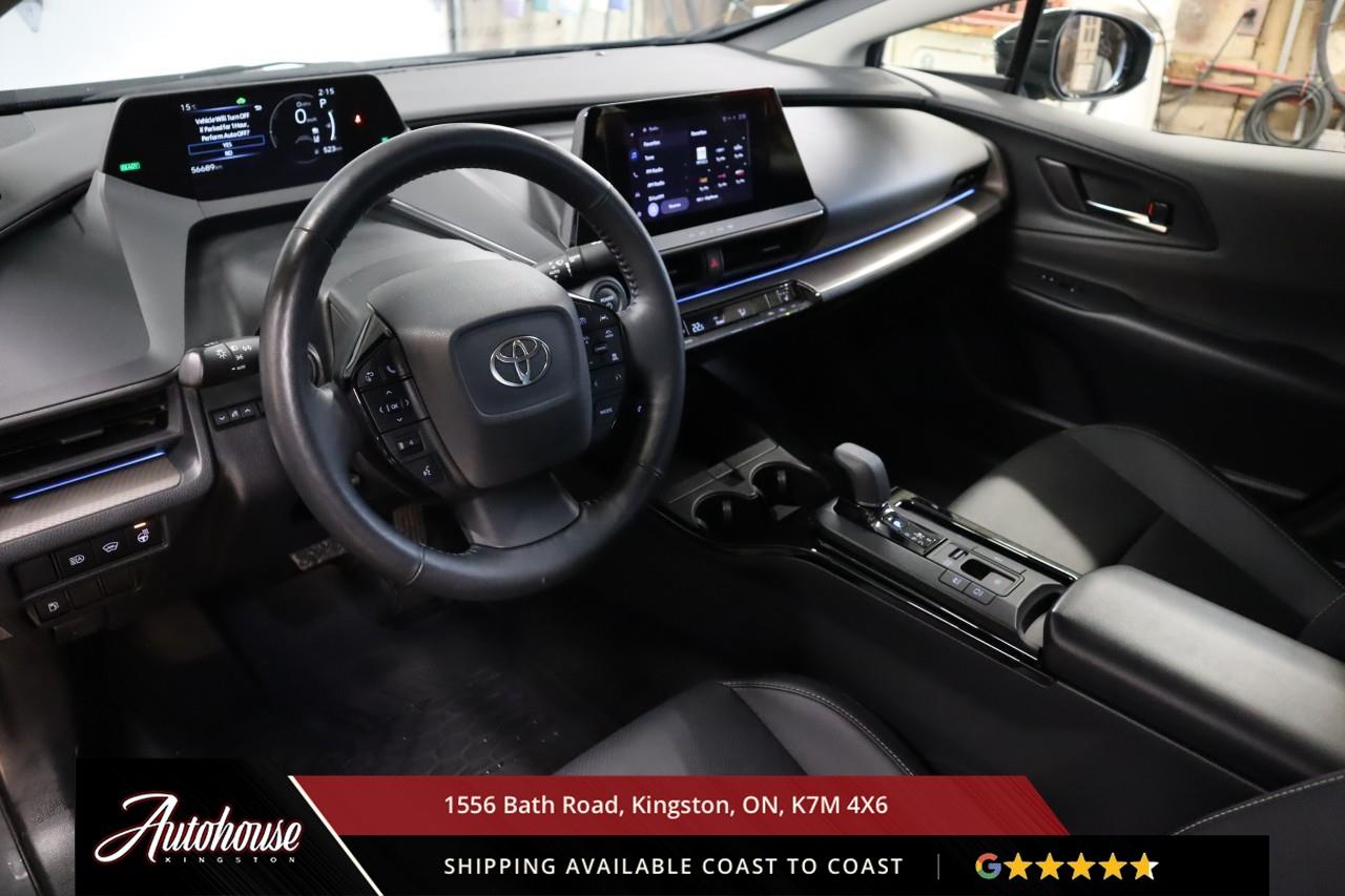 2023 Toyota Prius XLE ONLY 56,600 KM Photo