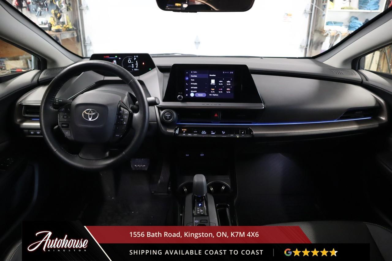 2023 Toyota Prius XLE ONLY 56,600 KM Photo