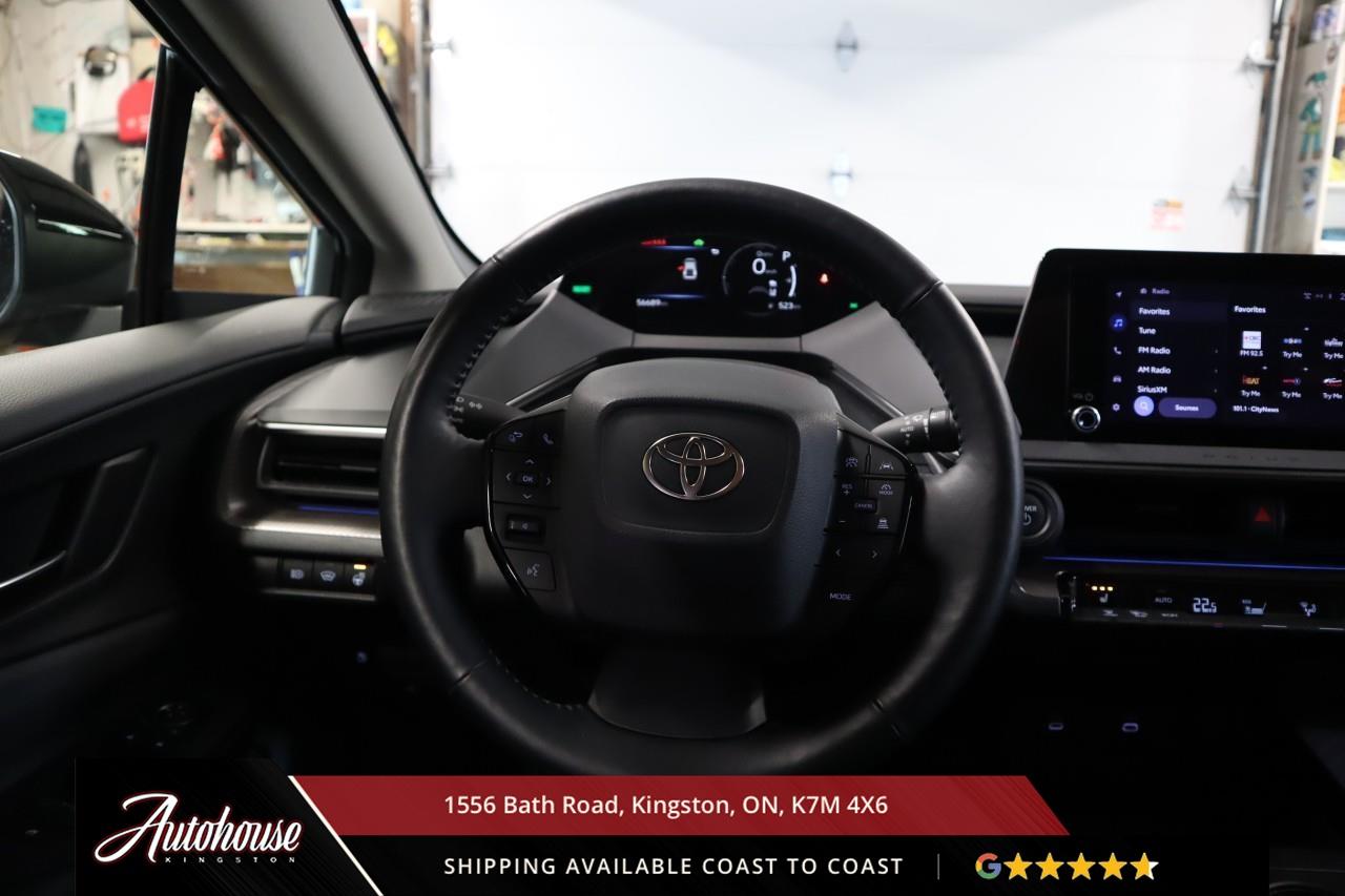 2023 Toyota Prius XLE ONLY 56,600 KM Photo