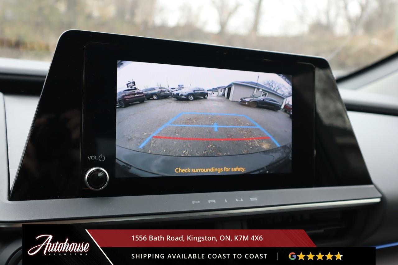 2023 Toyota Prius XLE ONLY 56,600 KM Photo