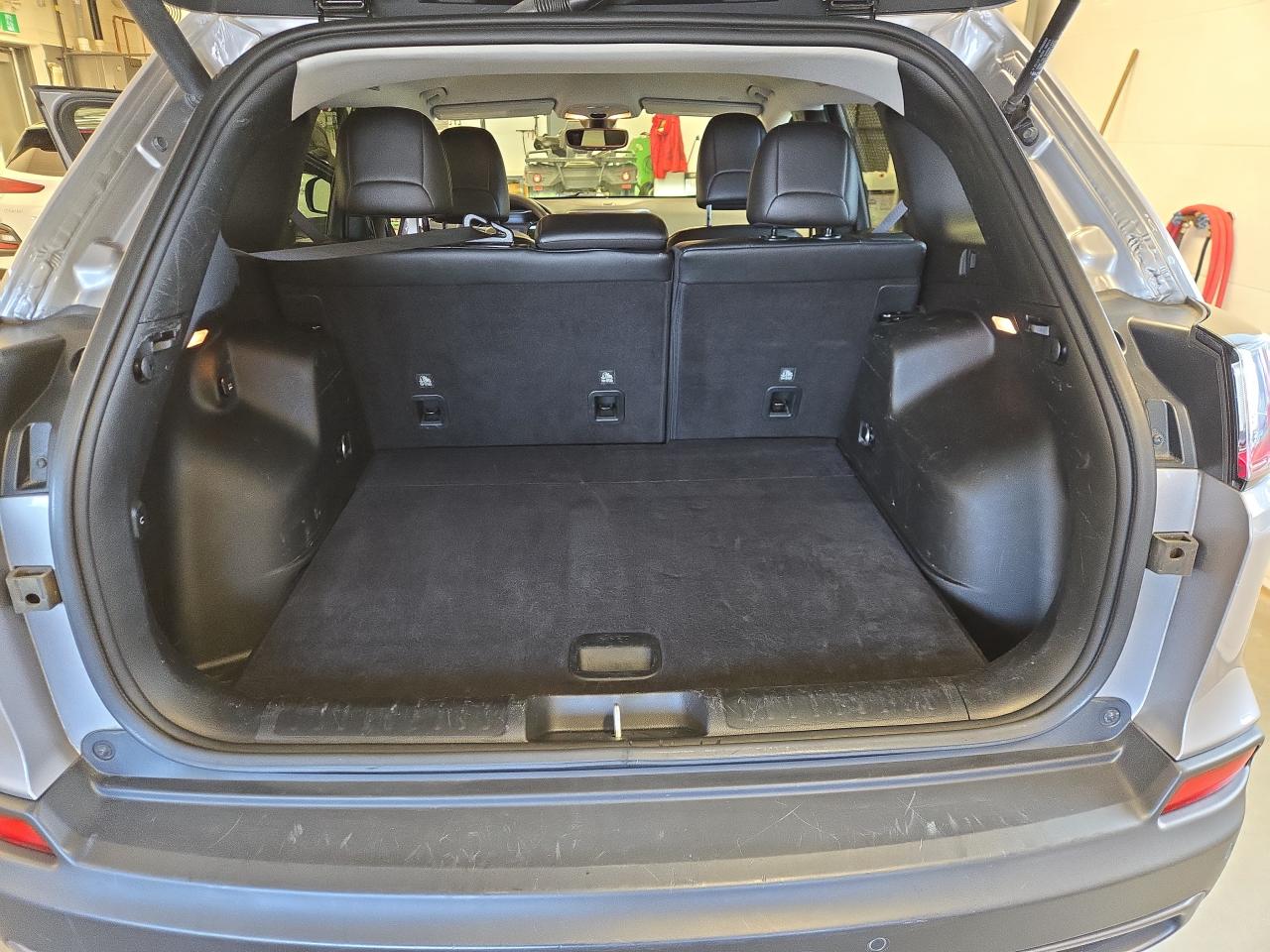 2022 Jeep Cherokee Trailhawk Photo