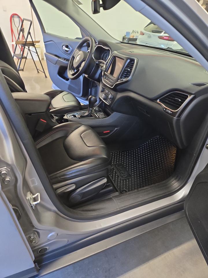 2022 Jeep Cherokee Trailhawk Photo