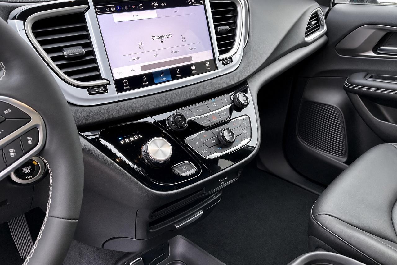 2026 Dodge Grand Caravan SXT | Power Doors & Lifgate | Leather | Stow N Go Photo