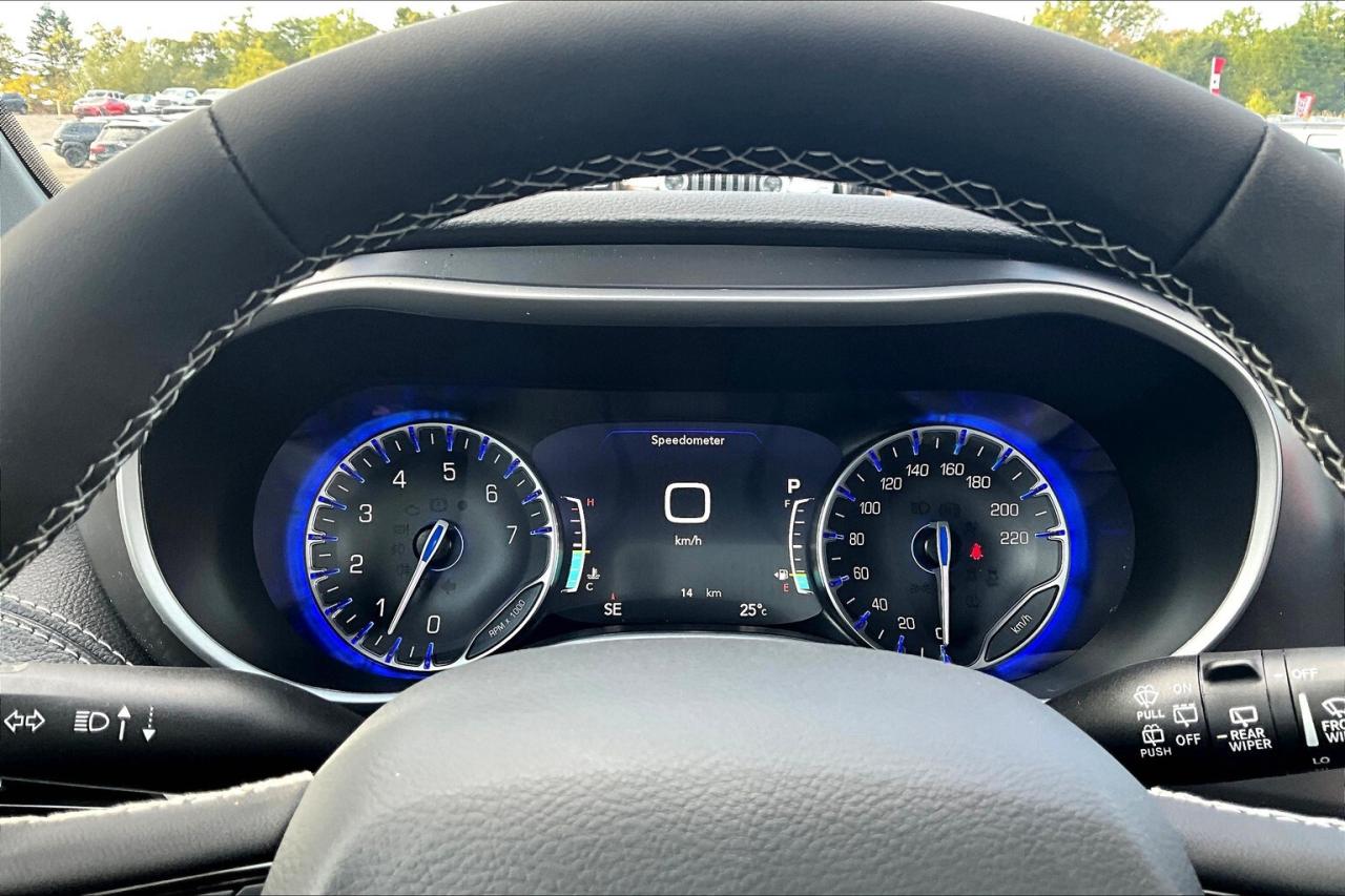 2026 Chrysler Pacifica SELECT FWD | Leather | Sunroof | S App Pkg Photo