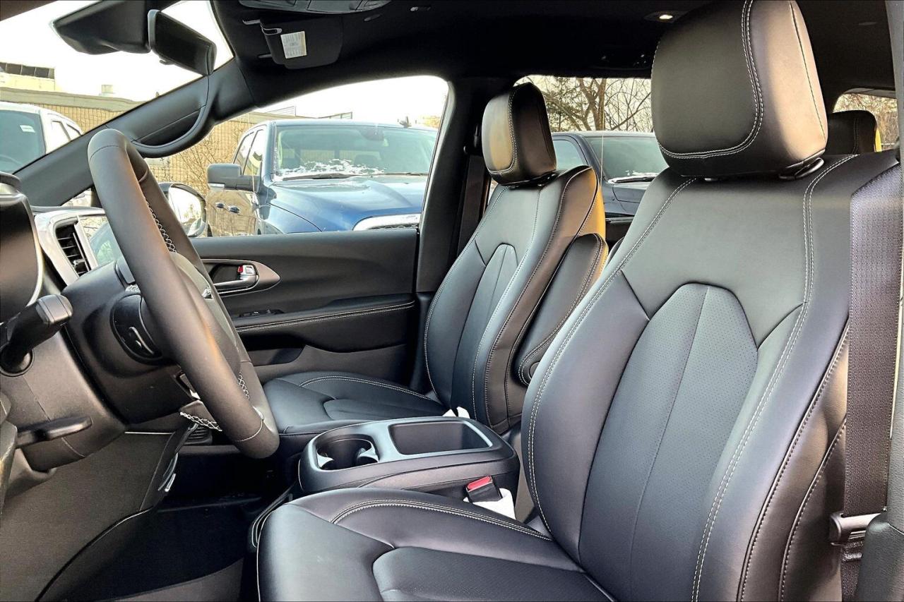 2026 Dodge Grand Caravan SXT | 10.1" Touch Screen | Leather | Stow N Go Photo