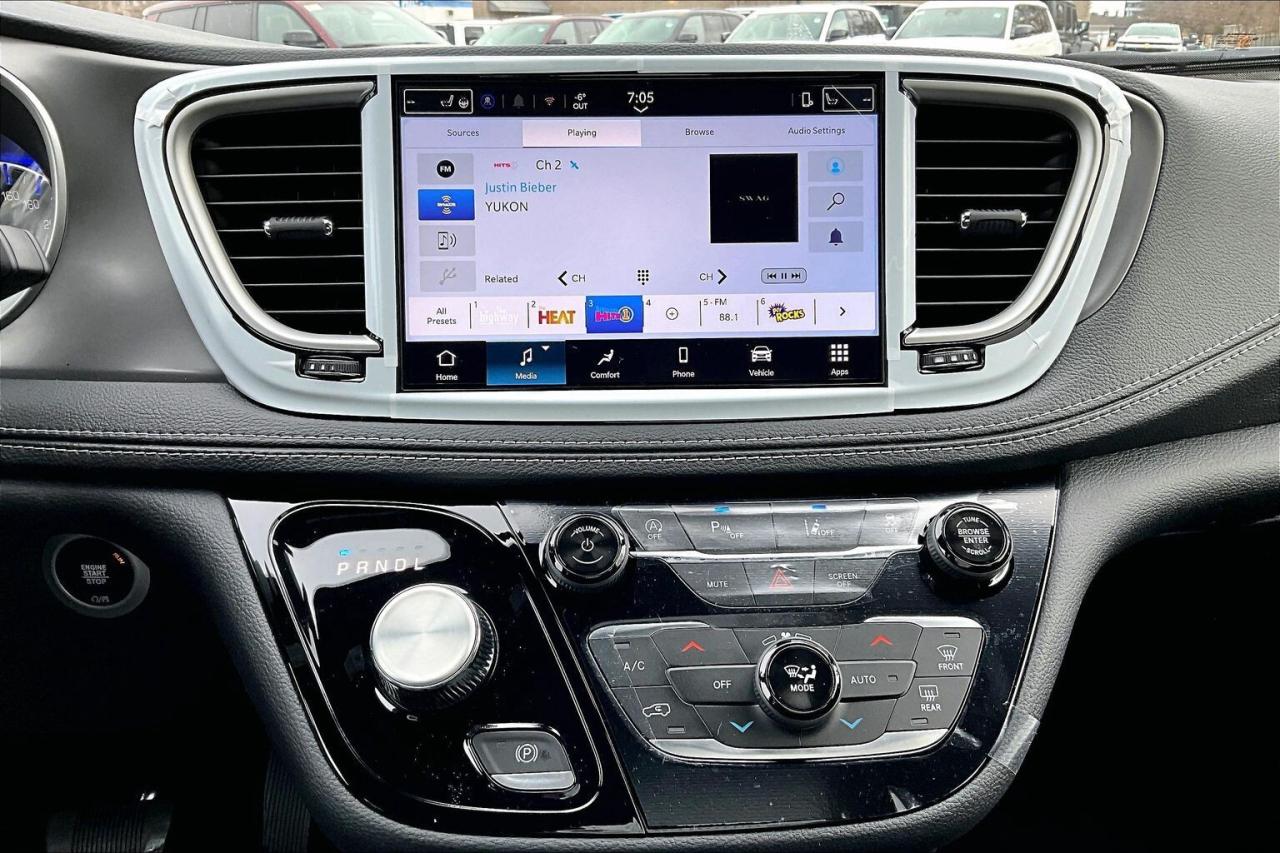 2026 Chrysler Pacifica Select S Appearance | Heated Leatherette | FWD Photo