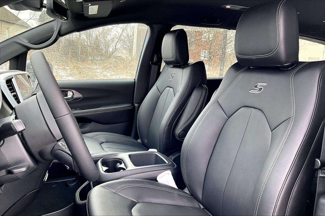 2026 Chrysler Pacifica Select S Appearance | Heated Leatherette | FWD Photo