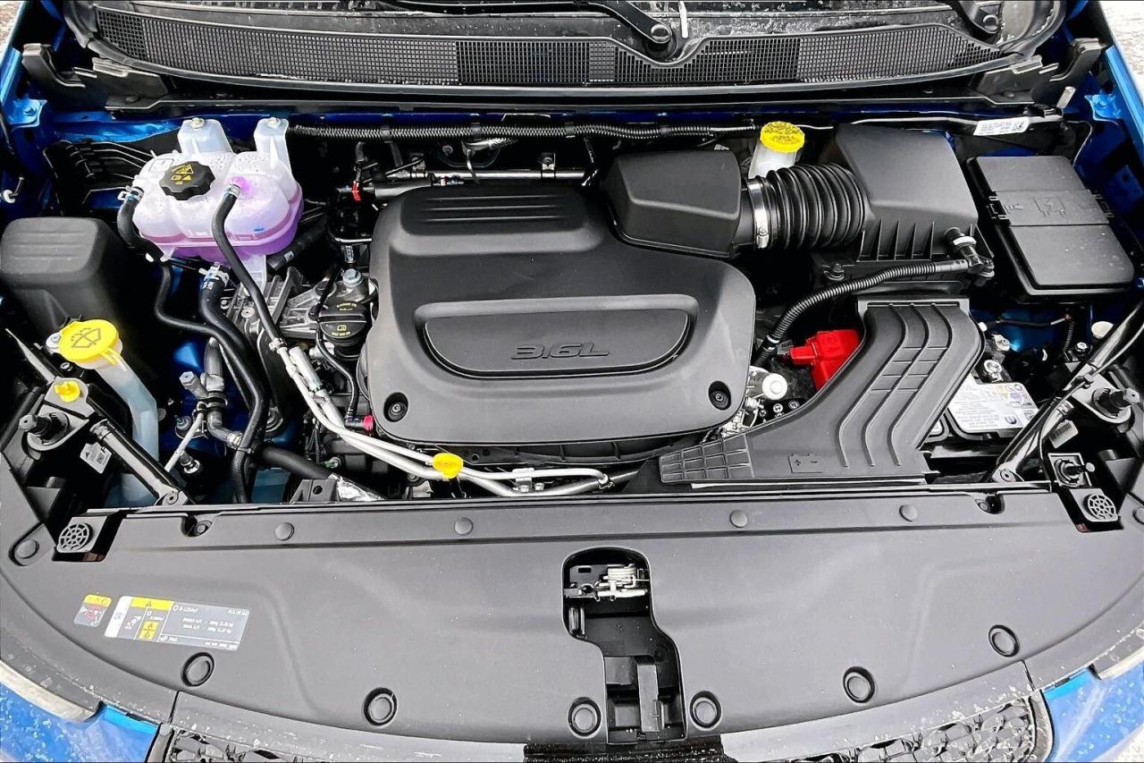 2026 Chrysler Pacifica Select S Appearance | Heated Leatherette | FWD Photo