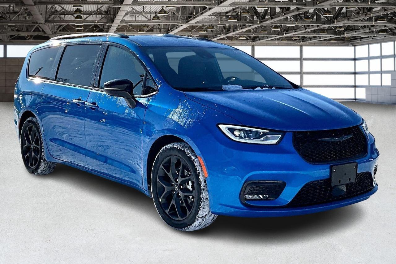 2026 Chrysler Pacifica Select S Appearance | Heated Leatherette | FWD Photo1