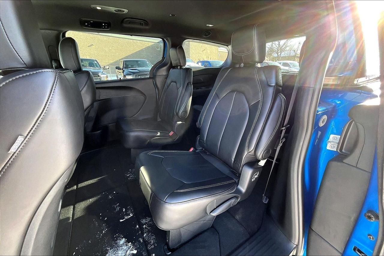 2026 Chrysler Pacifica Select S Appearance | Heated Leatherette | FWD Photo