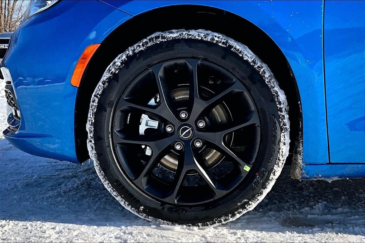 2026 Chrysler Pacifica Select S Appearance | Heated Leatherette | FWD Photo