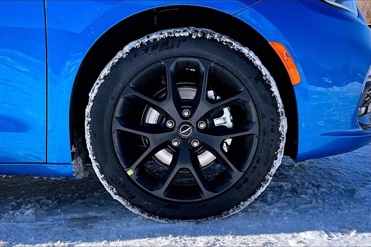 2026 Chrysler Pacifica Select S Appearance | Heated Leatherette | FWD Photo