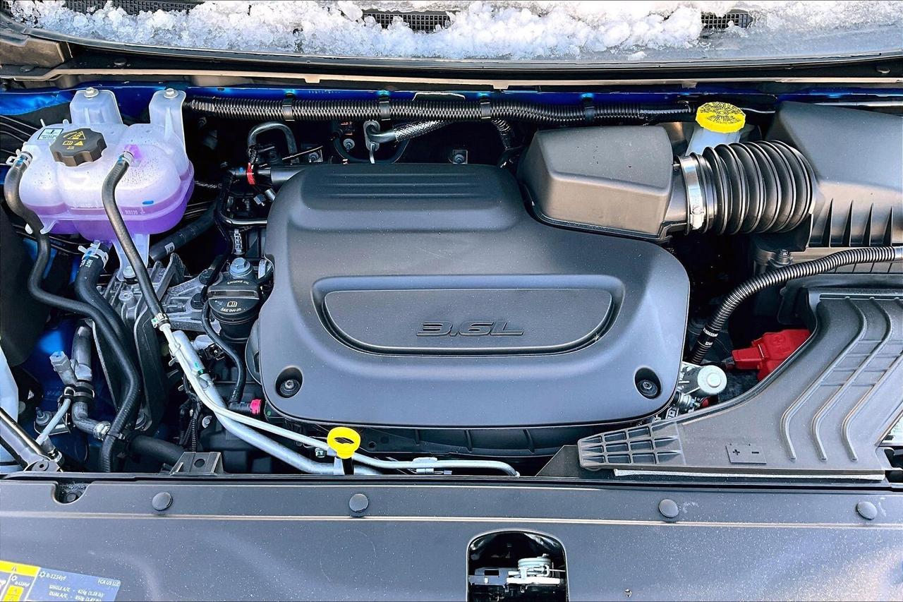 2026 Chrysler Pacifica Select S Appearance | Heated Leatherette | FWD Photo