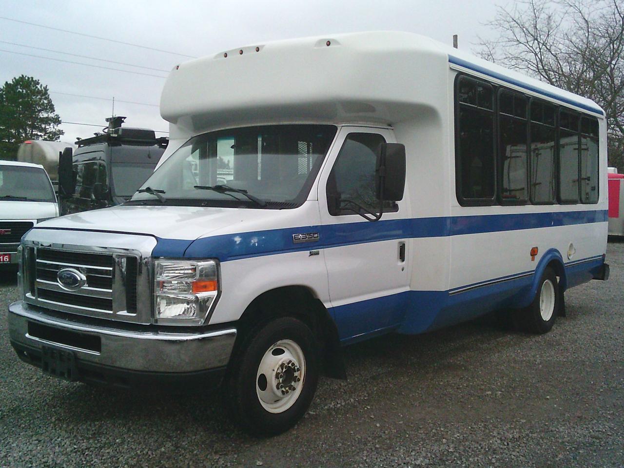 2017 Ford Econoline 