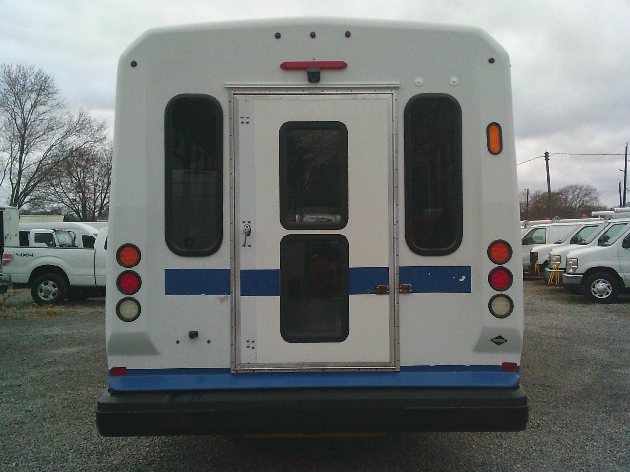 2017 Ford Econoline E-350 Super Duty 158 DRW - Photo #7