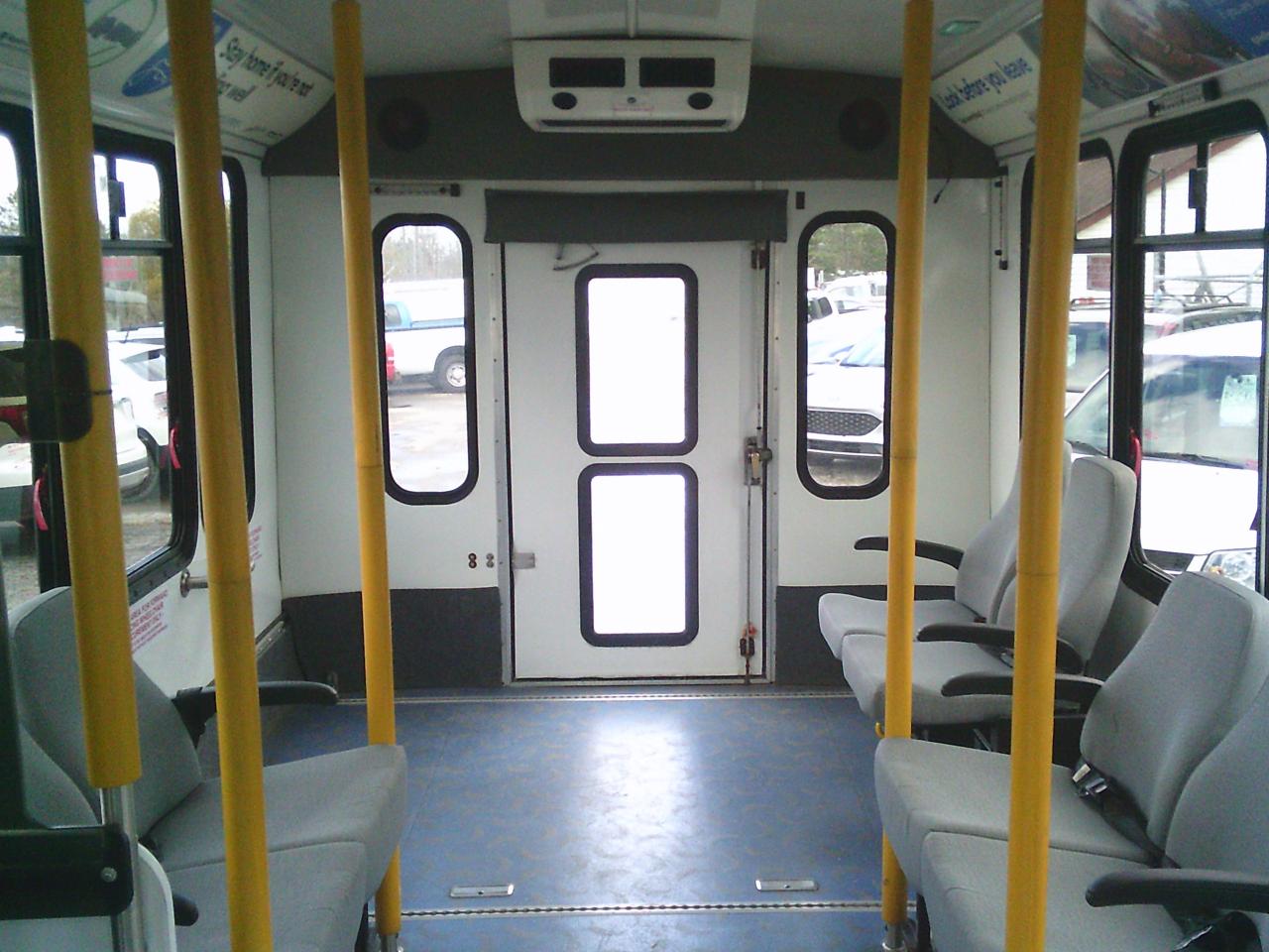 2017 Ford Econoline E-350 Super Duty 158 DRW - Photo #18