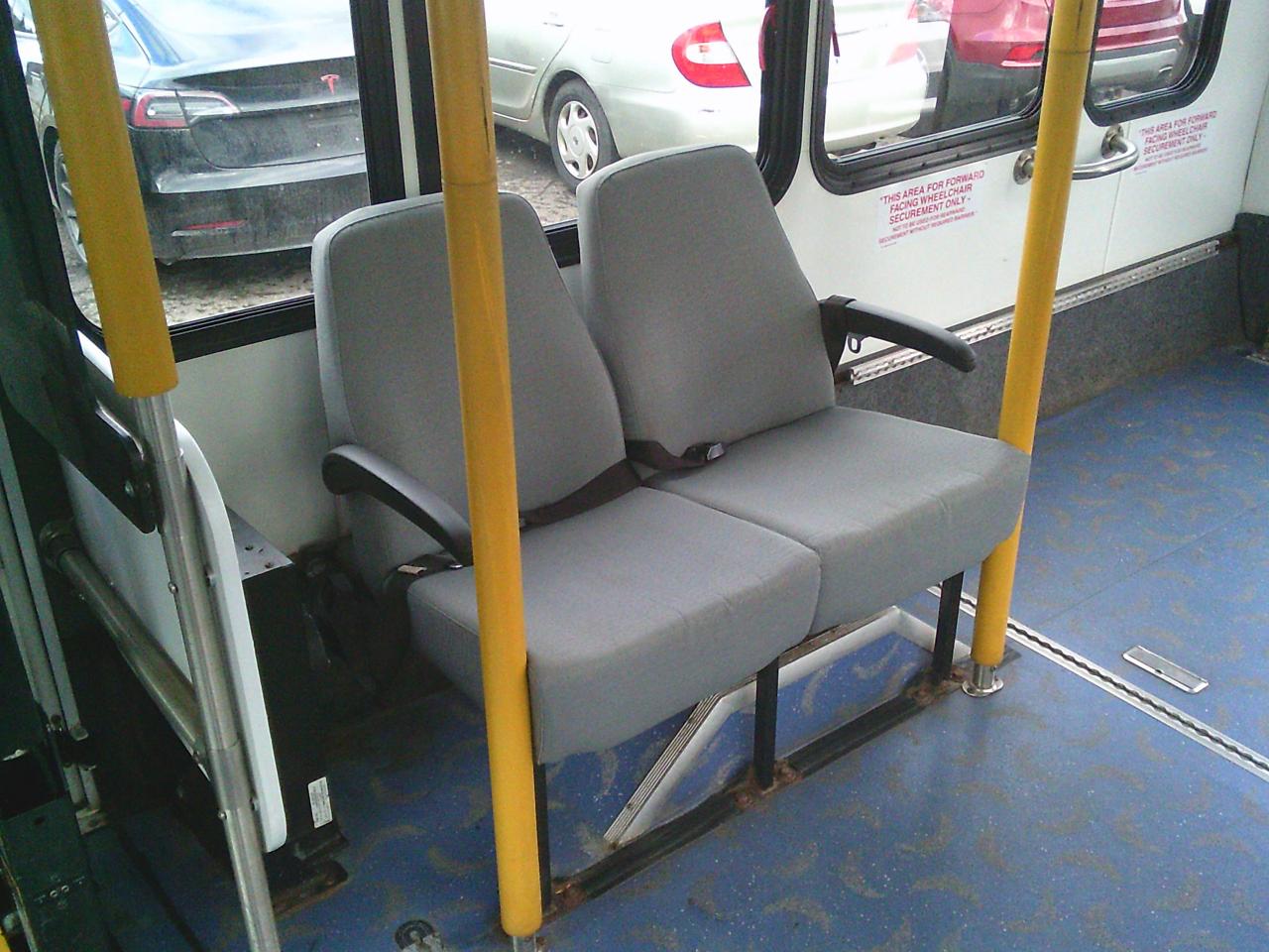 2017 Ford Econoline E-350 Super Duty 158 DRW - Photo #20