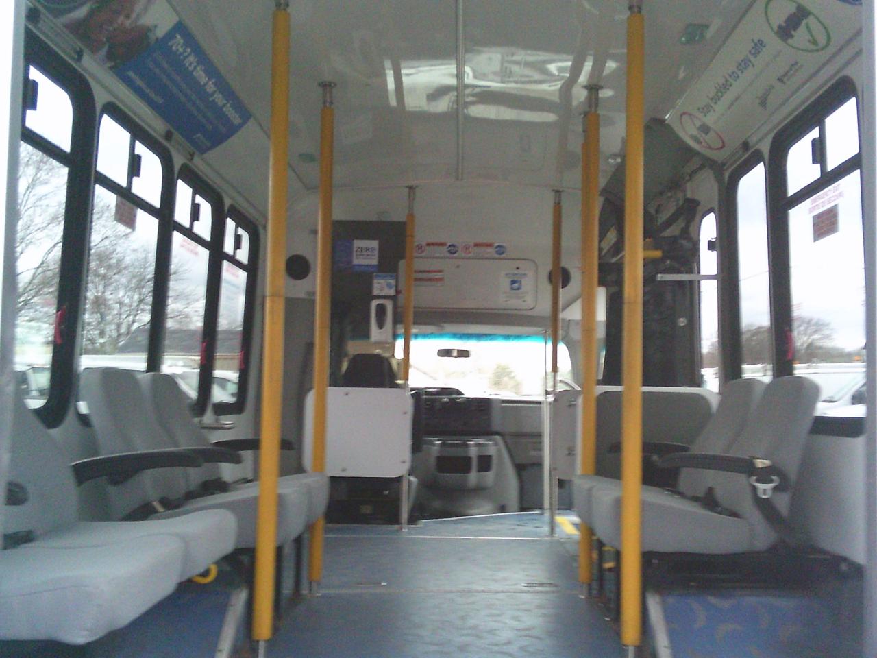 2017 Ford Econoline E-350 Super Duty 158 DRW - Photo #23