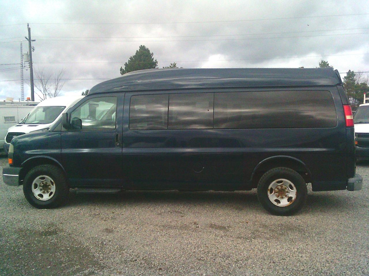 Used 2010 GMC Savana 2500 Passenger WheelChair Van 2500 155 RWD for sale in Fenwick, ON